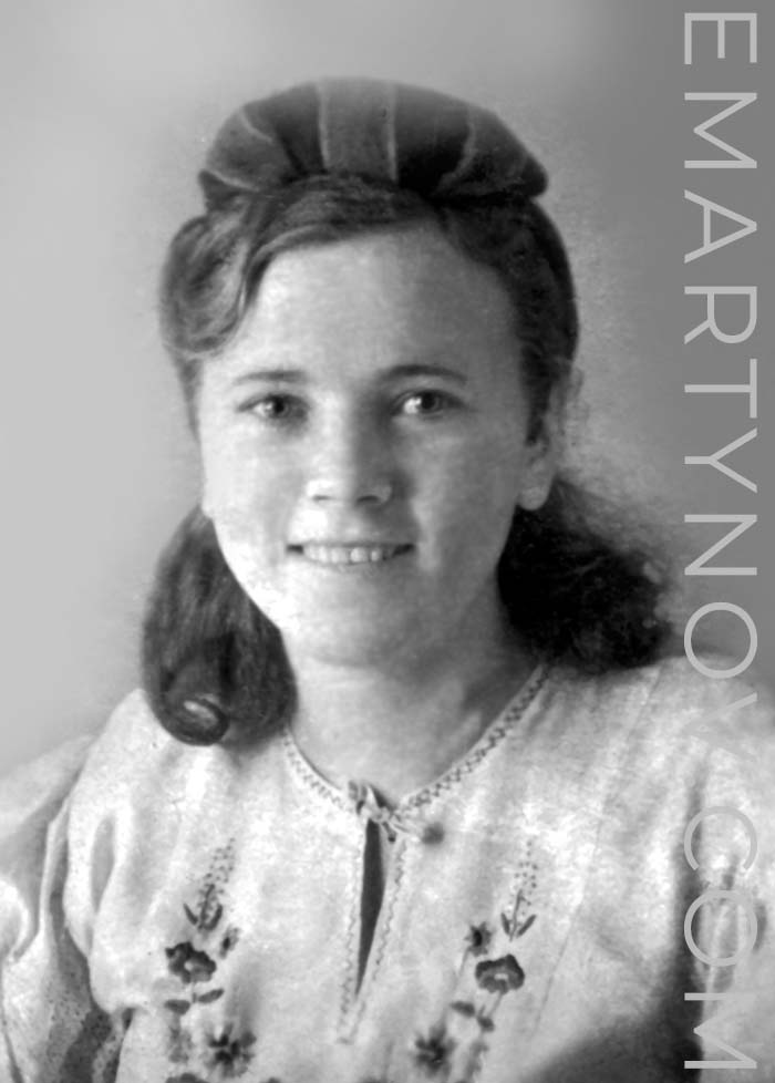 Бреева Нина Трофимовна, будущая мама Евгения Мартынова. Снимок 1935 года.